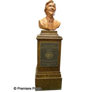 Scre4m Principal Arthur Himbry (Henry Winkler) Monument | Premiere Props