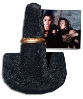 Milla Jovovich Wedding Band From ’’Resident Evil: Extinction’’ | Nate Sanders