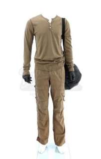 DEXTER (2006-2013) - Lot 385 - Dexter Morgan‘s (Michael C. Hall) Stalking Ensemble