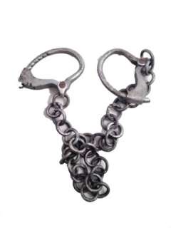 The Hateful Eight John Ruth (Kurt Russell) & Daisy Domergue (Jennifer Jason Leigh) Handcuffs Movie P | Premiere Props