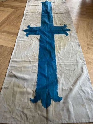 Lot 5042 - Kingdom of Heaven (2005) Large Blue and White Grey Banner. Blue and white material flag/banner seen…