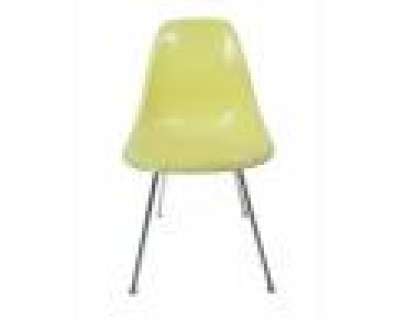 Mad Men - Lot 313 - Sally‘s Yellow Chair at Dons