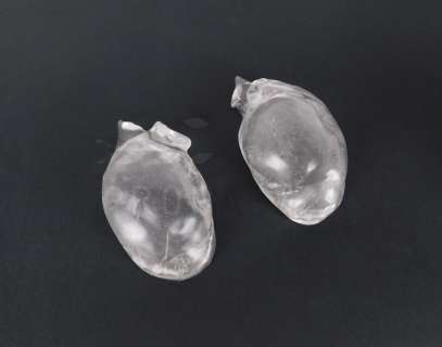 Once Upon a Time - Snow White and Charming’s Half Hearts Prop (S03E19) (0057) | Propabilia