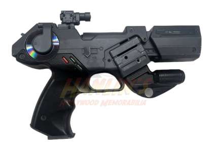 Blade: Trinity (2004) - Hannibal King (Ryan Reynolds) Hero Metal Pistol | Hanlin Auction Service