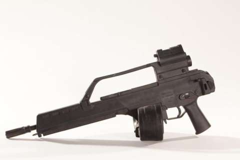 TERMINATOR 3 Production Made Machine Gun with Drum Clip | Super Auctions