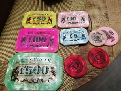 James Bond 007: Dr. No, Set of Original "Le Cercle" Les Ambassadeurs Club Chemin de Fer Plaques & Chips, numbered - See - - Movie prop | Catawiki