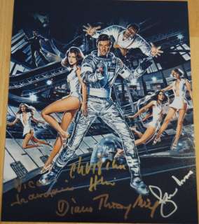 James Bond 007: Moonraker - Signed by 4 Roger Moore (+) Christina Hui, Jean-Louise Nicaise and Diana Thierry - autopgraph, photo, signed with Certified Genuine b´bc holographic COA | Catawiki