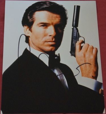 James Bond 007: GoldenEye - Pierce Brosnan is James Bond 007 autopgraph, photo, signed with Certified Genuine b´bc | Catawiki