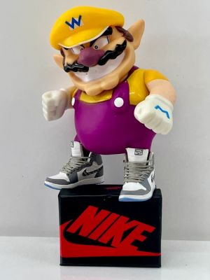 Alvin Silvrants - Sculpture, NIKE AIR JORDAN DIOR Super Mario - Wario - 20 cm - Plastic - 2025 | Catawiki