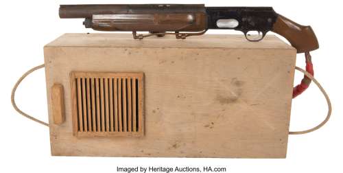 Sean Connery "Marshall O‘Neil" special FX prop shotgun from Outland....