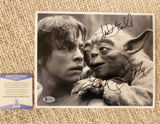 Star Wars - Mark Hamill (Luke) & Frank Oz (Yoda) - Double Signed 8x10 photo - with Beckett COA | Catawiki