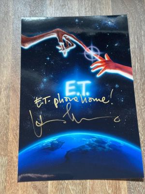E.T. - Signed by Henry Thomas (Elliott) with COA | Catawiki