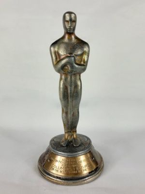 Vintage miniature Academy Award (Oscar) made for Columbia Pictures’ 15th Anniversary (1935) - See - Gorham & Co | Catawiki