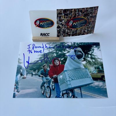 E.T. - Signed by Henry Thomas | Catawiki