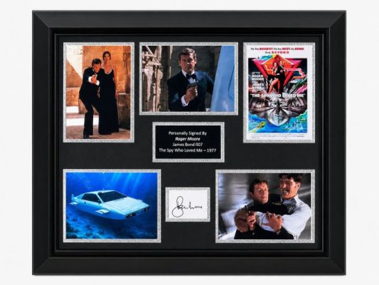 James Bond 007: The Spy Who Loved Me - Roger Moore Signed Framed Display | Catawiki