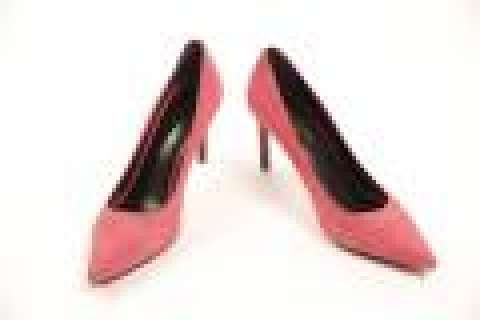 New Girl - Lot 72 - Jess‘ Saint Laurent Heels