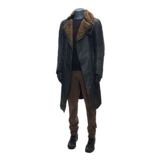 BLADE RUNNER 2049 (2017) - Lot #53 : K‘s (Ryan Gosling) Costume with Coat Matched to Wallace Memory Vault Scene
