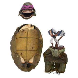 TEENAGE MUTANT NINJA TURTLES (1990)/TEENAGE MUTANT NINJA TURTLES II: SECRET OF THE OOZE (1991) - Lot #1254 : Planet Hollywood Collection: Set of Turtle Stunt Costume Components