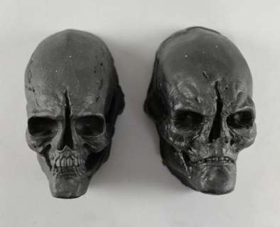 Alien Resurrection - A pair of newborn Alien study maquettes depicting the Newborn Alien in a… | Ewbank’s