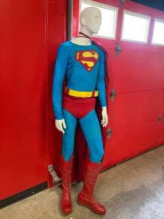 Superman III Christopher Reeves Worn Movie Uniform Statue | misc / divers