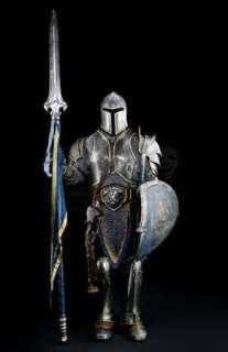 Warcraft | Alliance Foot Soldier Battle-Damaged Armor with Weapons | Propstore