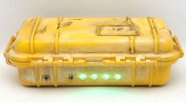 Movie Prop Crank 2: High Voltage Chev Chelios‘ Hero working yellow heart battery
