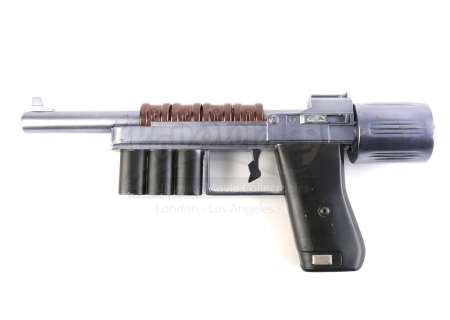 Divergent (2014) | Erudite Mutiny Stunt Pistol | Propstore