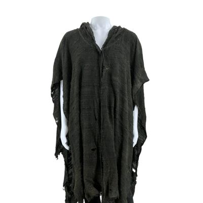 Lot 100: The Bluff Scout Screen Worn Shroud & Pants Ch 1 Sc Multiple | VIP Fan Auctions