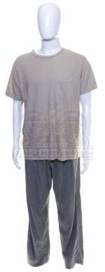 Lot 128 - Fun with Dick and Jane – Dick Harper‘s (Jim Carrey) Outfit – A713