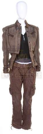 Lot 46 - Total Recall (2012) – Melina‘s (Jessica Biel) Outfit - 32-29