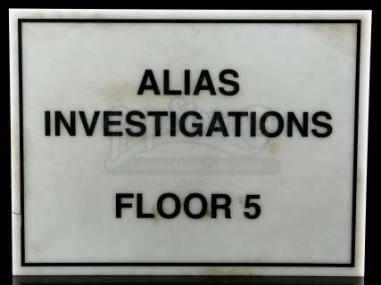 MARVEL‘S JESSICA JONES (TV SERIES) - Lot 346 - Alias Investigations Plaque