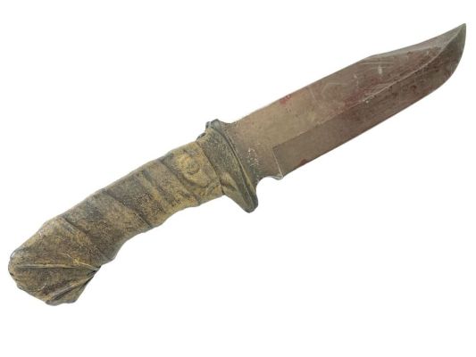 Lot 364 - The Walking Dead (2010-2022) - Leah Shaw (Lynn Collins) Season 11 Knife | Hanlin Auction Service