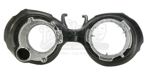 HELLBOY (2004) - Lot 330 - Abe Sapien‘s (Doug Jones) Goggles