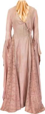 Sansa Stark (Sophie Turner) Pink Kimono from Game of Thrones (HBO® Original 2011-2019, Season 1).