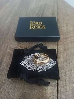 Lord of the Rings | Lord of the Rings - - Movie prop Gold Plated Edition of The One Ring (mint condition) | Catawiki