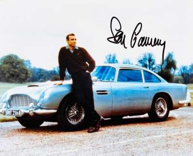 James Bond 007: Goldfinger - Sean Connery (+) with Aston Martin DB5 - Autograph, Photo, with holographic b’bc COA | Catawiki