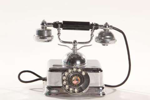 Lot 557 - Vintage 1980‘s Chrome Telephone