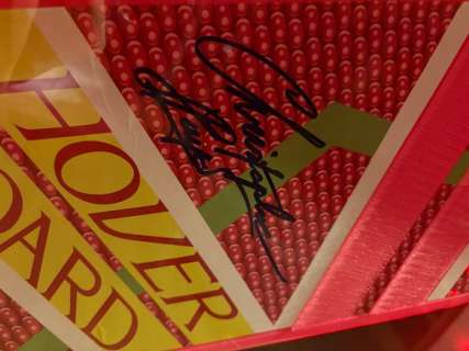 Back to the Future - Retour vers le futur - Part II - Replica Hoverboard, signed by Christopher Lloyd (doc) in Framed | Catawiki