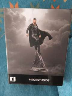 Iron Studios - Zack Snyder’s Justice League - Zack snyder black suit | Catawiki