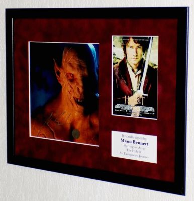 The Hobbit - Manu Bennett (Azog the Defiler) Premium Framed, signed, COA & photo signing session | Catawiki