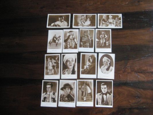 Rudolf Valentino Harry Liedtke, Greta Garbo en anderen 36 portretfoto’s op briefkaartformaat. Ross | Catawiki
