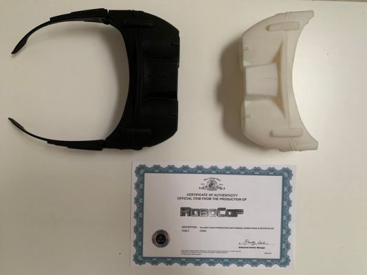 Robocop - - Movie prop - 2014 Remake - Prototype and final version of the goggles, with MGM COA | Catawiki