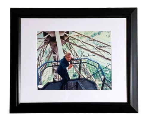 James Bond 007: A View To a Kill - Roger Moore Signed - Premium Frame – Museum Quality - No Rp Price !! | Catawiki
