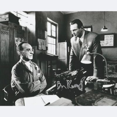 Schindler’s List - Signed by Ben Kingsley (Itzhak Stern) | Catawiki