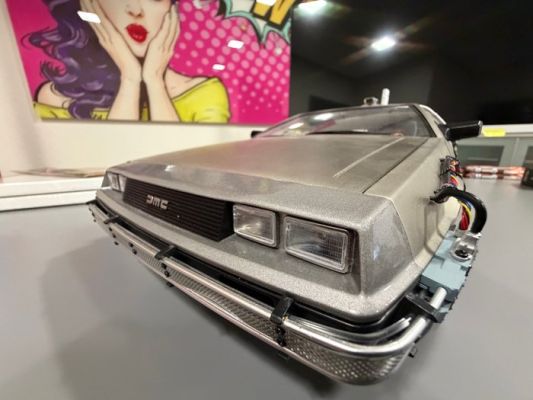 Back to the Future - DeLorean Timemachine by Eaglemoss - Model Car Scale 1:8 - 54 cm long - Weight: 8 kg - Read | Catawiki