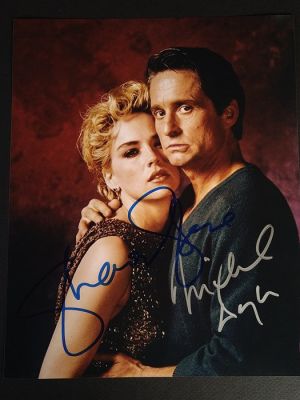 Basic Instinct - Double signed by Sharon Stone + Michael Douglas, with Letter of Authenticity - Photo, Autograph | Catawiki