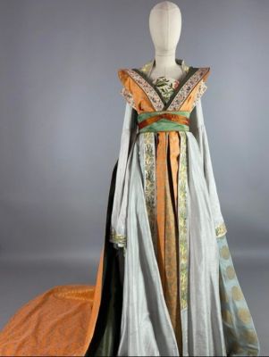 Disney - Mulan (2020) - Original screen-used costume with certificate of authenticity - Peris Costumes Group | Catawiki