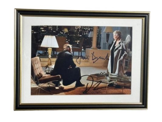 James Bond 007: Casino Royale - Double signed by Daniel Craig & Judi Dench - Framed | Catawiki