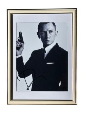 James Bond 007: Skyfall - Daniel Craig 8x10 photo James Bond - Framed | Catawiki