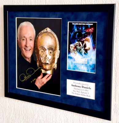 Star Wars Episode IV: A New Hope - Anthony Daniels (C-3PO) Premium Framed, signed, + COA & Photo signing session | Catawiki